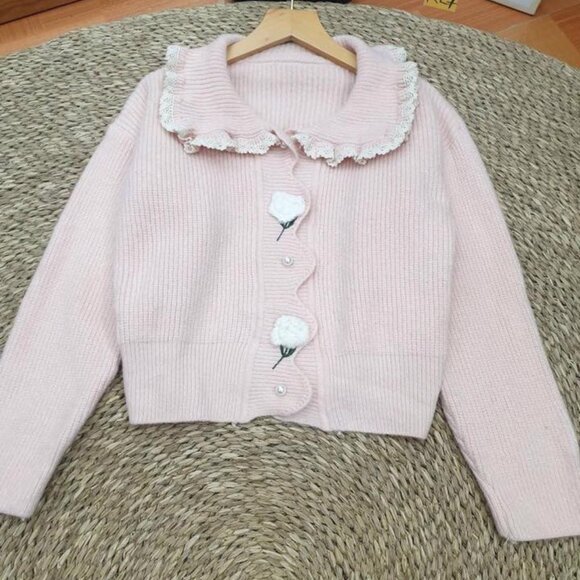 Boutique Sweaters - Adorable Pink Knit Cardigan Lace Collar Heart Buttons 💗
